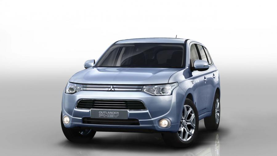  Mitsubishi Outlander PHEV 2012 года  (фото 20 из 48)